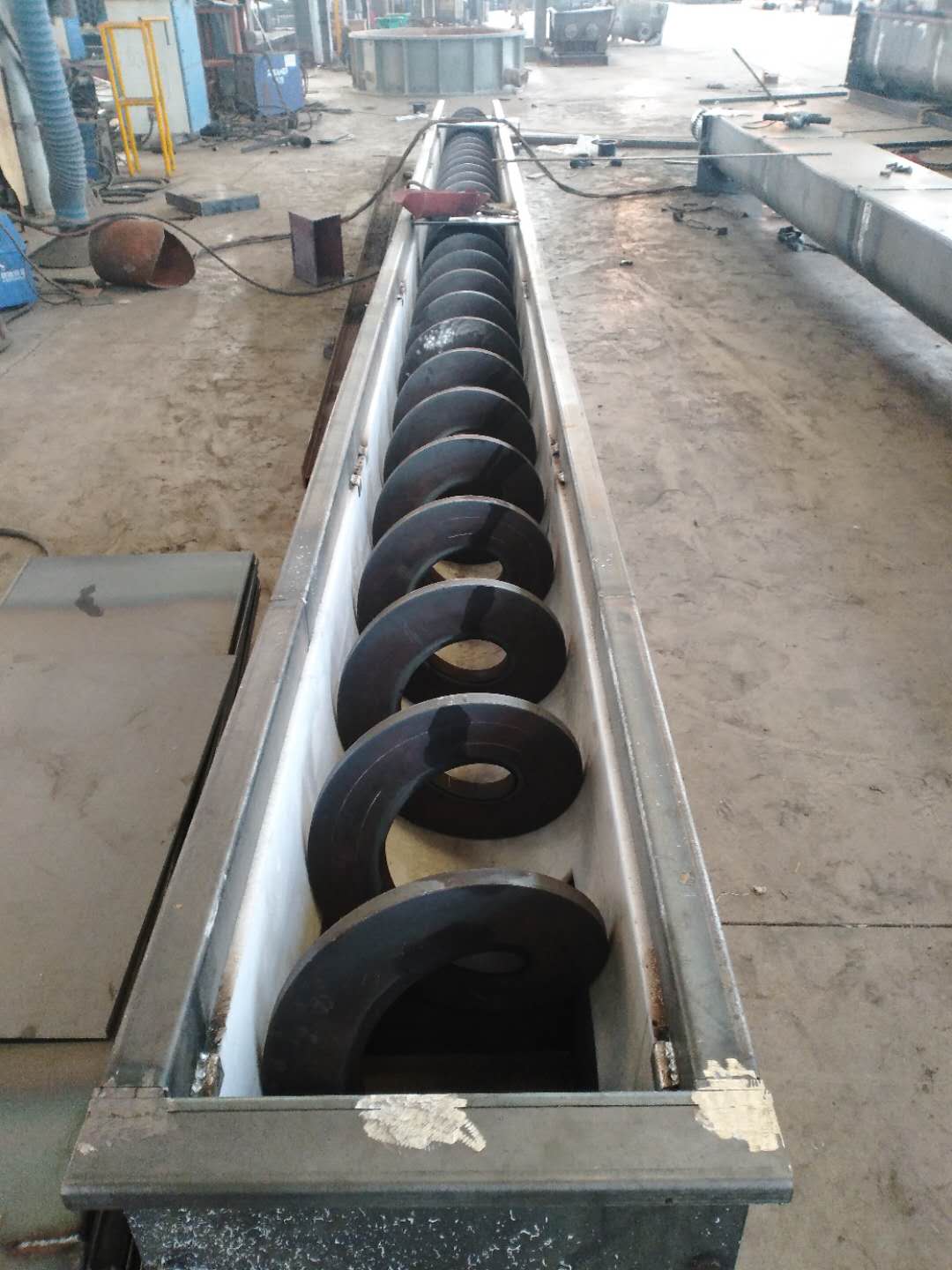 河南污泥輸送螺旋絞龍機(jī) 壓濾機(jī)污泥螺旋輸送設(shè)備 刮泥機(jī)配套螺旋輸送機(jī)